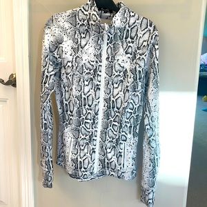Fitness jacket. Black and white snakeskin print. With mesh inlay on back. Size M